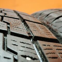 YOKOHAMA ice GUARD iG70 185/55R16 16インチ スタッドレス 4本 23年製 バリ溝 ヤリス カローラアクシオ スイフト インサイト等　(KTF313)の画像