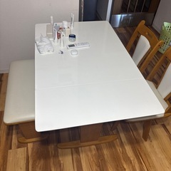 今月中なら10000円！ダイニングテーブルセット 4点 ベンチ 北欧風 伸長式 回転椅子 白 おしゃれの画像