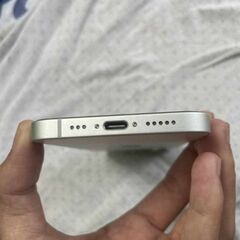 バッテリー容量100%　IPHONE 16e 128GB 本体の画像