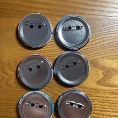 人気アニメ鬼滅の刃の缶バッチの画像