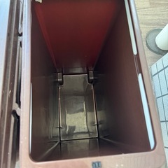 ゴミ箱の画像
