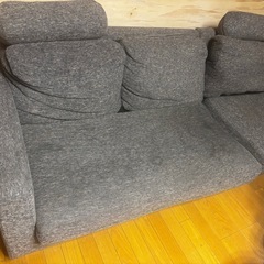 3人掛けソファ➕オットマン付きの画像