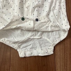 取引済【無料】ベビー服(70)紺の水玉にリボン付き差し上げますの画像
