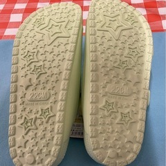 子供用サンダルの画像