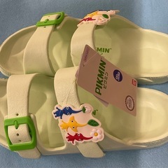 子供用サンダルの画像
