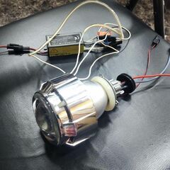 ★HID イカリング プロジェクターユニット H4 H8 H11台座 LEDインバーター HIDバーナー付(シグナス アドレス PCX マジェスティ アクシス BW'S リード等に♪の画像