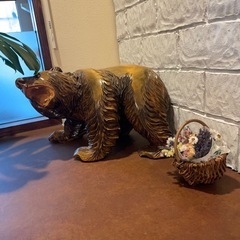 クマの置物の画像