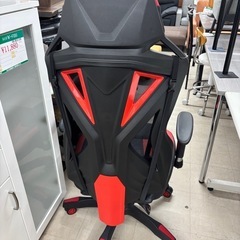 ★962 (ゲーミングチェアお探しの方必見)　ゲーミングチェア　赤×黒　状態良好　【リサイクルマート鹿児島宇宿店】の画像