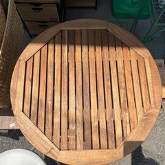 折りたたみ木型テーブルの画像