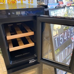 🍷ミニマルデザイン🍷18本収納 ワインセラー 2021年製 ペルチェ式 2ドア式 コンプレッサー式 スリム ブラック🐦‍⬛ツインルームワインセラー 家庭用 NO.6693F の画像