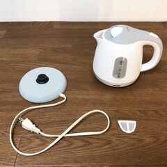 KOM 電気ケトル KTK-300G 省電力 1L コンパクトタイプ 安全装置 沸騰後自動電源OFF・空焚き防止機能　除菌清掃/動作確認済みの画像