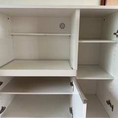 食器棚の画像