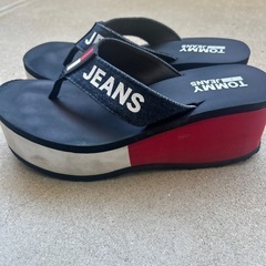 TOMMY JEANS 厚底サンダルの画像