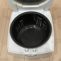 三菱 IH炊飯器 NJ-XE10E9 ホワイト 5.5合炊 2021年製の画像