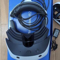 PlayStation VR2 本体とコントローラー　スタンド付の画像