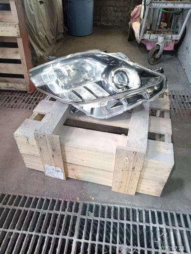 アルファードヘッドライト