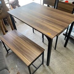 リサイクルショップどりーむ　No3652 ニトリ　ダイニングテーブルセット　イス２脚　ベンチイス一脚　3～４人掛けの画像