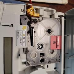レタリ　マックステープワープロ　赤色テープまだ入ってます。説明書付いてます　電池を入れて液晶パネル電源ついたのは確認してます。の画像
