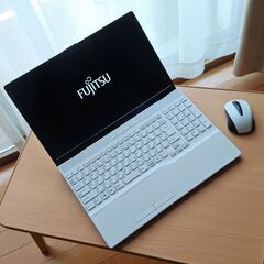 Fujitsuノートパソコンの画像