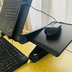 中古　ノートパソコン台　角度調整自由自在の画像