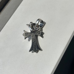 クロムハーツ　スモールch クロス
ペンダントの画像