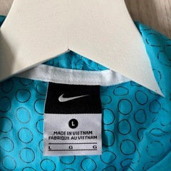 NIKE ウィンドブレーカー キッズ　Ｌの画像