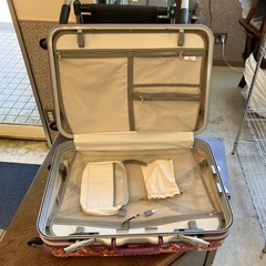 H2507-352 キャリーケース ハードタイプ 総柄 TSAロック 鍵付き 中古美品の画像