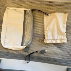 H2507-352 キャリーケース ハードタイプ 総柄 TSAロック 鍵付き 中古美品の画像