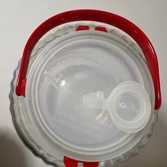 【無料】果実酒びん　8Lの画像