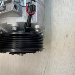 セレナ エアコンコンプレッサー　未使用新品の画像