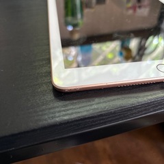 iPad 第6世代　　au 32GB
の画像