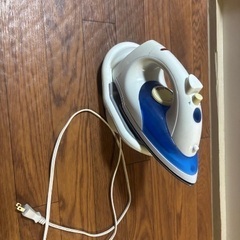 扇風機とアイロンの画像