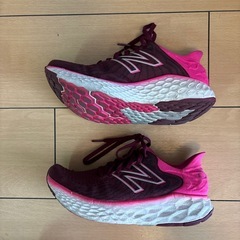 ニューバランスランニングシューズ23cmの画像