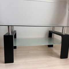 ガラステーブルの画像