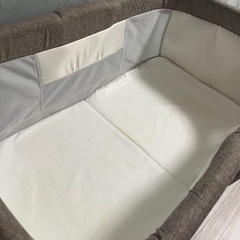 折りたたみ式 ベビーベッドの画像
