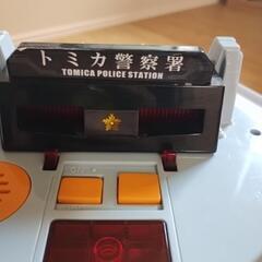 トミカワールド ぐるっと変形！ DXポリスステーション
の画像
