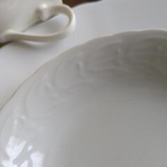 御予約済💮カフェ風【未使用スペイン製大き目プレートなど8点】白色食器の画像