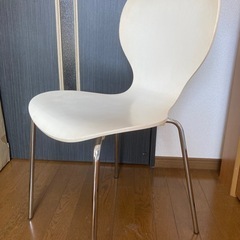 イス・白色の画像