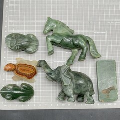 6点おまとめ天然石 パワーストーン 翡翠　象/馬/亀 /帰る/印材プレート 彫刻 6点 縁起物 置物 飾り物 インテリアの画像