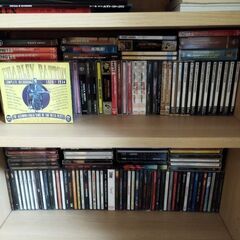 CDやレコードを大量の買い取りを希望します。価格は参考例です。写真は参考例です。引き取り希望です。の画像