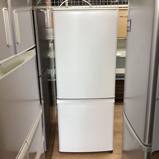 NO B381 ?福岡市内配送設置無料✨?シャープ SHARP 冷蔵庫 137L(幅48cm
