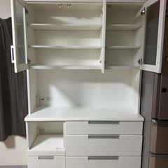 食器棚の画像