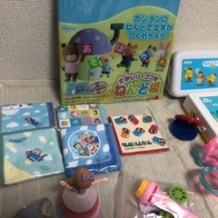 おもちゃ類、ハンカチなど…。の画像