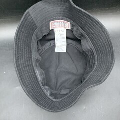 GUESS ゲス バケットハット キャップ 帽子 ブラックメンズレディース　ワンサイズFREE　美品　コットン100％たためる帽子の画像