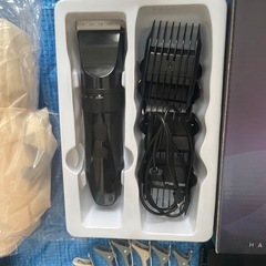 【理容／美容】ヘアカット用品まとめ売り 電動バリカン 折りたたみ鏡 ハサミ ケープ クリップ付き の画像