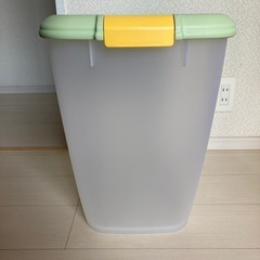 密封フードストッカーの画像
