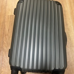 スーツケース　キャリーケースの画像