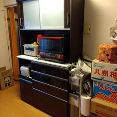 大型食器棚の画像