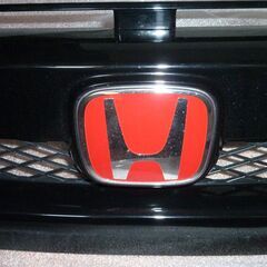 CIVIC Type-R の純正グリルとロゴマーク付きの画像