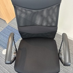 オフィスチェア 腰楽 ハイバック 腰あて 肘置きの画像